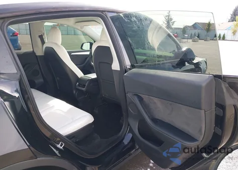 2022 Tesla Model Y Long Range Dual Motor All-Wheel Drive из США, поврежденный, VIN 7SAYGAEE5NF543820